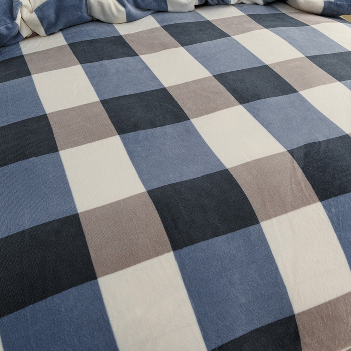 91家纺网 家纺一手货源 找家纺 圣靓 2025新款高克重牛奶绒四件套印花床裙款 简尚格调