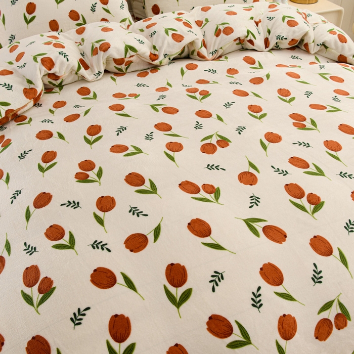 91家纺网 家纺一手货源 找家纺 圣靓 2025新款高克重牛奶绒四件套印花床裙款 最美伊人