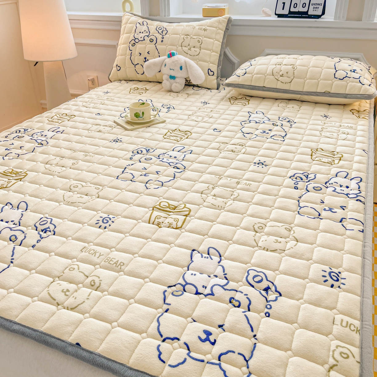 91家纺网 家纺一手货源 找家纺 （总）小叮当家纺仓储工厂店 2025新款牛奶绒夹棉印花床垫床护垫大床图