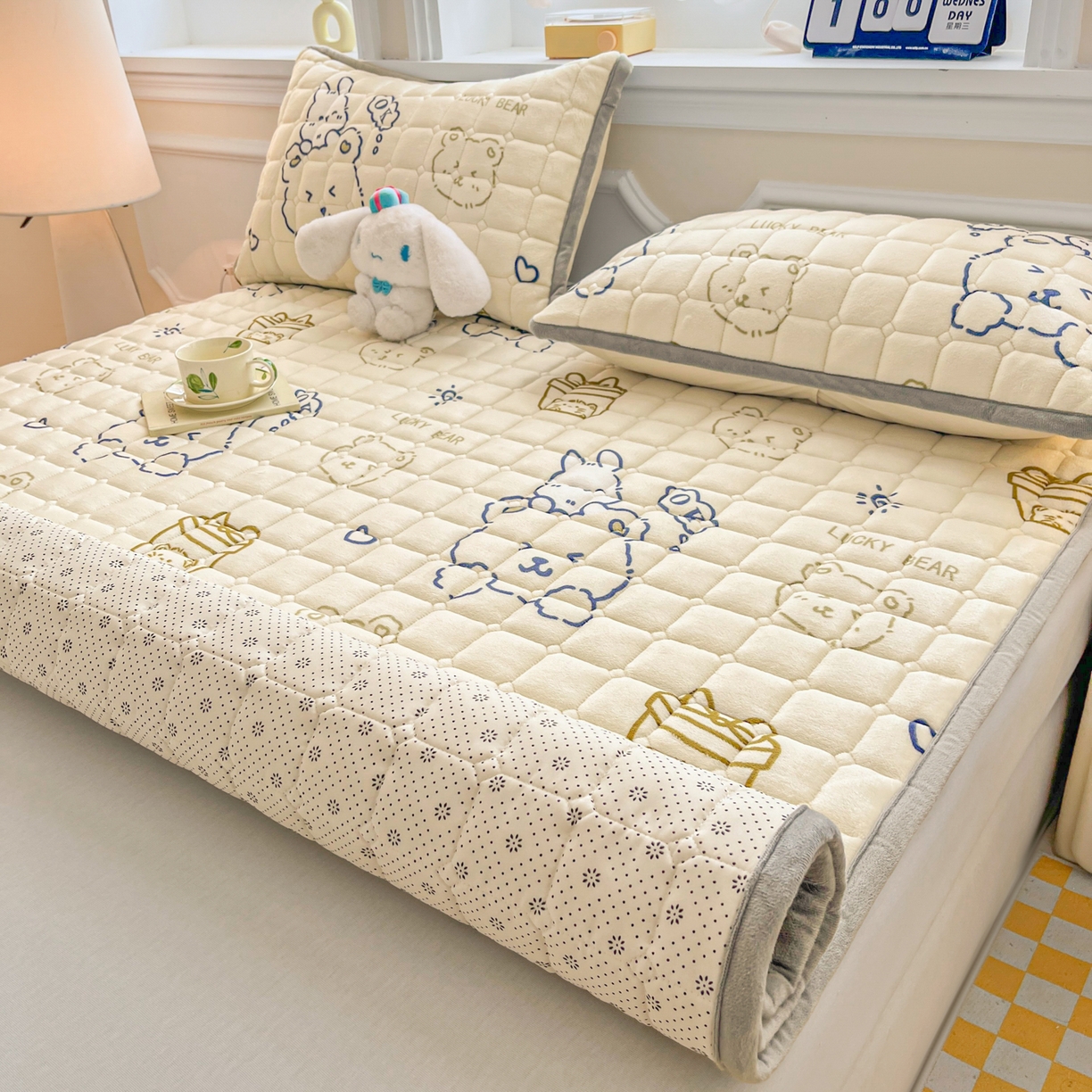 91家纺网 家纺一手货源 找家纺 （总）小叮当家纺仓储工厂店 2025新款牛奶绒夹棉印花床垫床护垫大床图