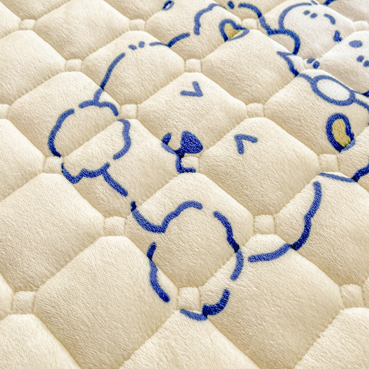 91家纺网 家纺一手货源 找家纺 （总）小叮当家纺仓储工厂店 2025新款牛奶绒夹棉印花床垫床护垫大床图