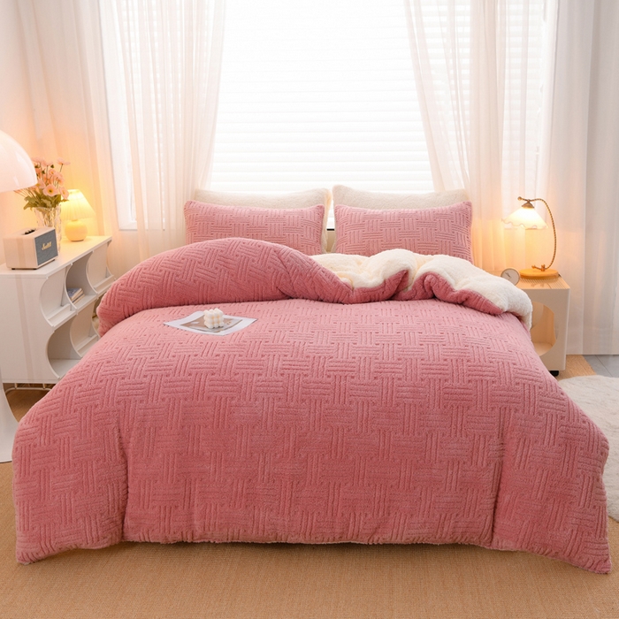 91家纺网 家纺一手货源 找家纺 圣靓 2025新款塔芙绒羊羔绒双面冬被被子被芯 粉黛