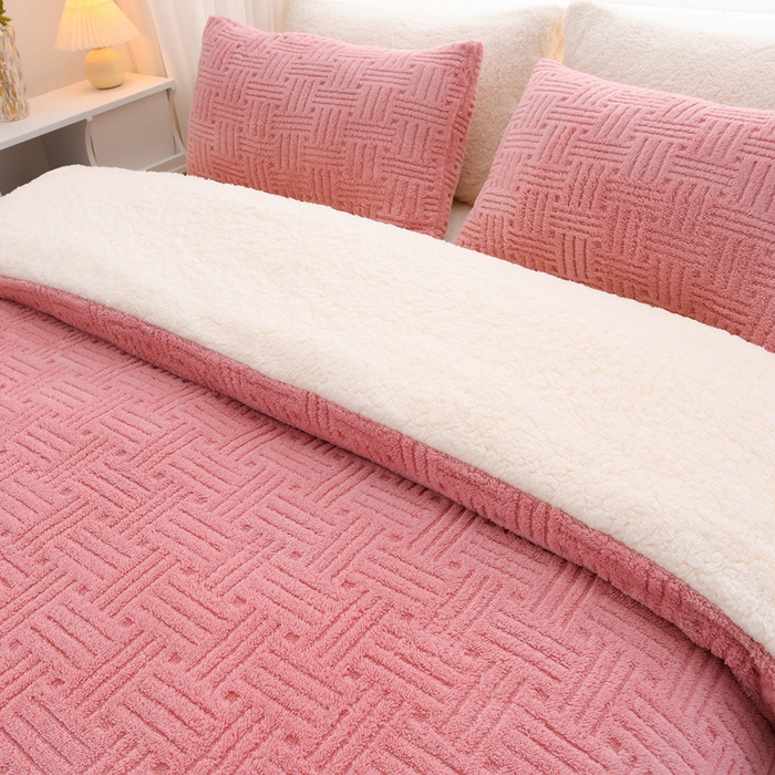 91家纺网 家纺一手货源 找家纺 圣靓 2025新款塔芙绒羊羔绒双面冬被被子被芯 粉黛