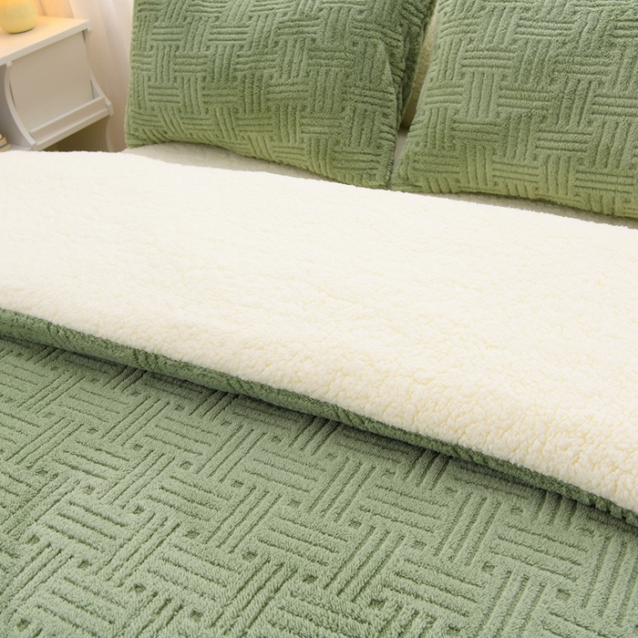 91家纺网 家纺一手货源 找家纺 圣靓 2025新款塔芙绒羊羔绒双面冬被被子被芯 抹茶