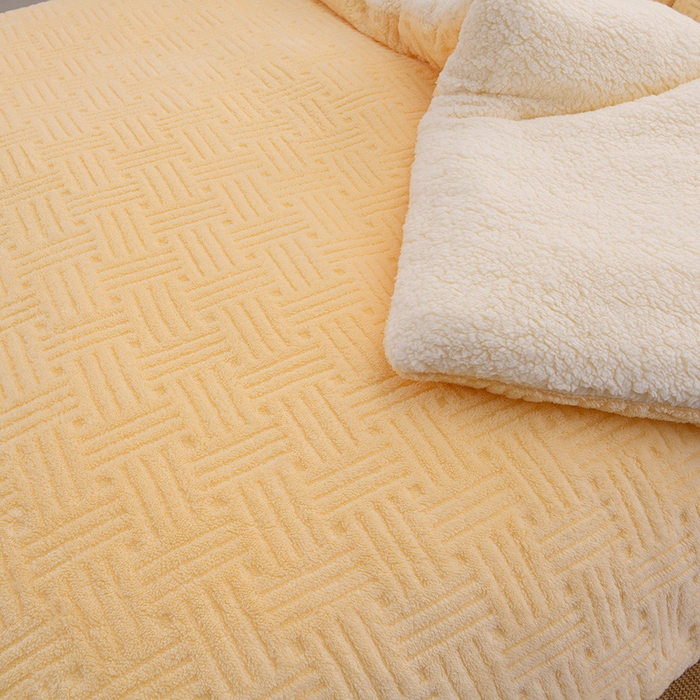 91家纺网 家纺一手货源 找家纺 圣靓 2025新款塔芙绒羊羔绒双面冬被被子被芯 奶黄