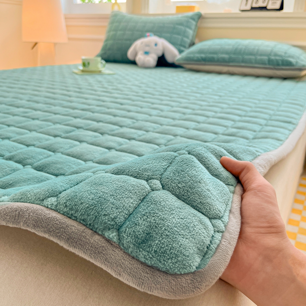 91家纺网 家纺一手货源 找家纺 （总）小叮当家纺仓储工厂店 2025新款牛奶绒夹棉印花床垫床护垫大床图