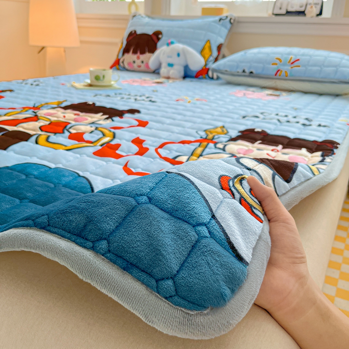 91家纺网 家纺一手货源 找家纺 （总）小叮当家纺仓储工厂店 2025新款牛奶绒夹棉印花床垫床护垫大床图