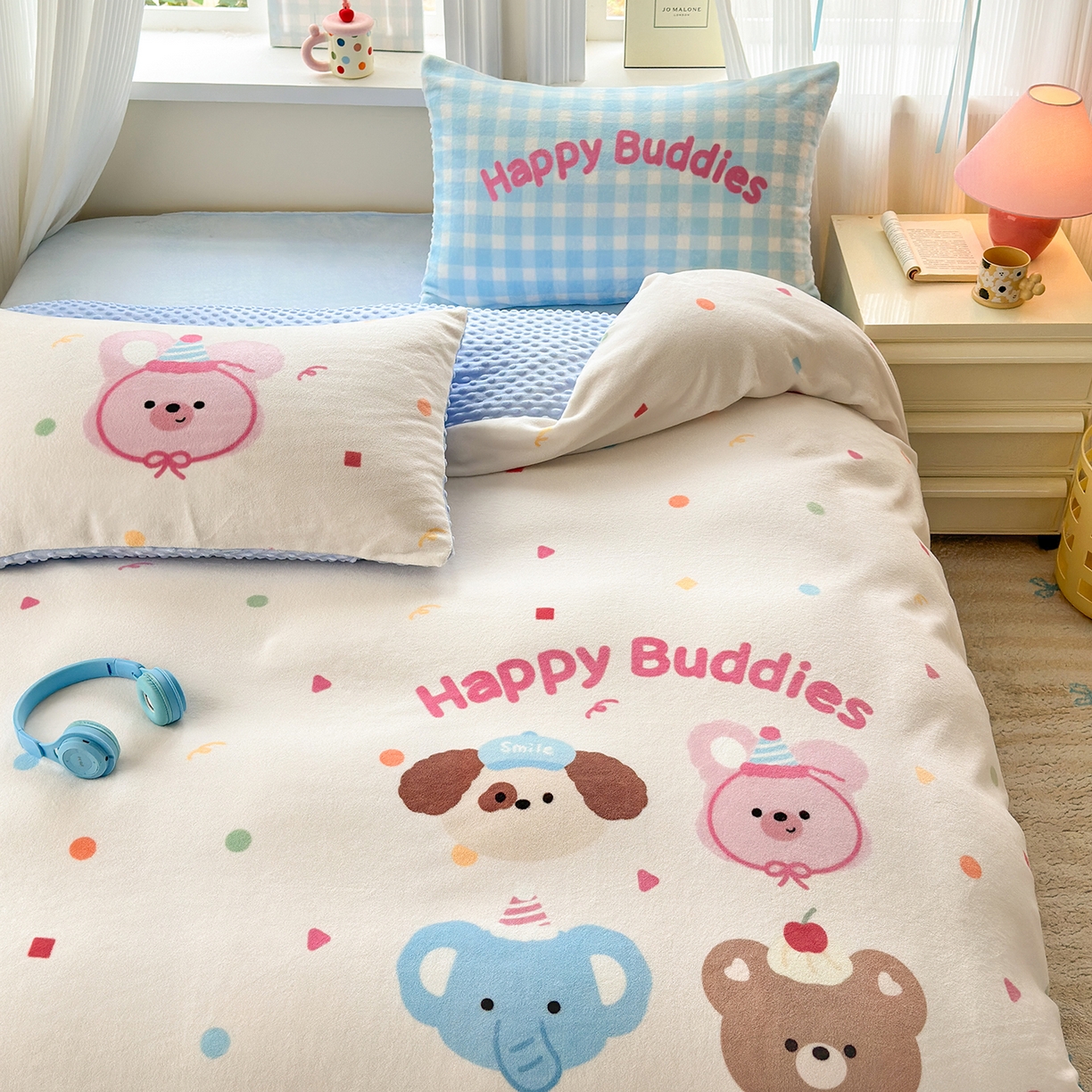 91家纺网 家纺一手货源 找家纺 （总）星期八 2025新款卡通大版牛奶绒豆豆绒数码印花四件套