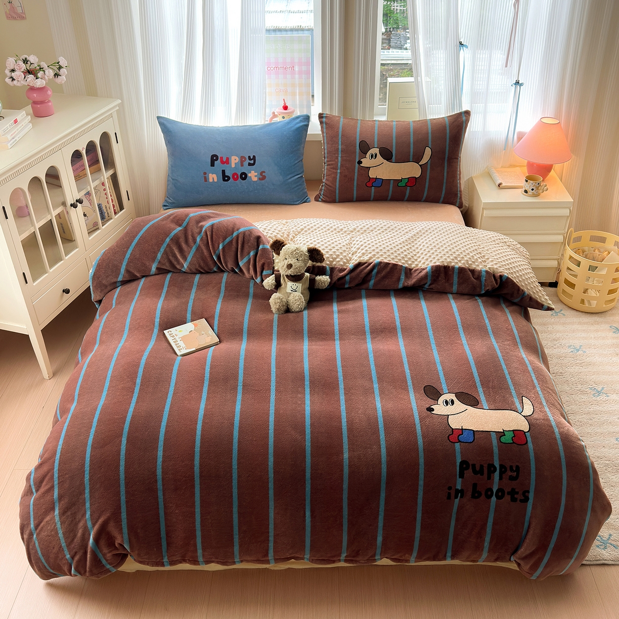 91家纺网 家纺一手货源 找家纺 （总）星期八 2025新款卡通大版牛奶绒豆豆绒数码印花四件套