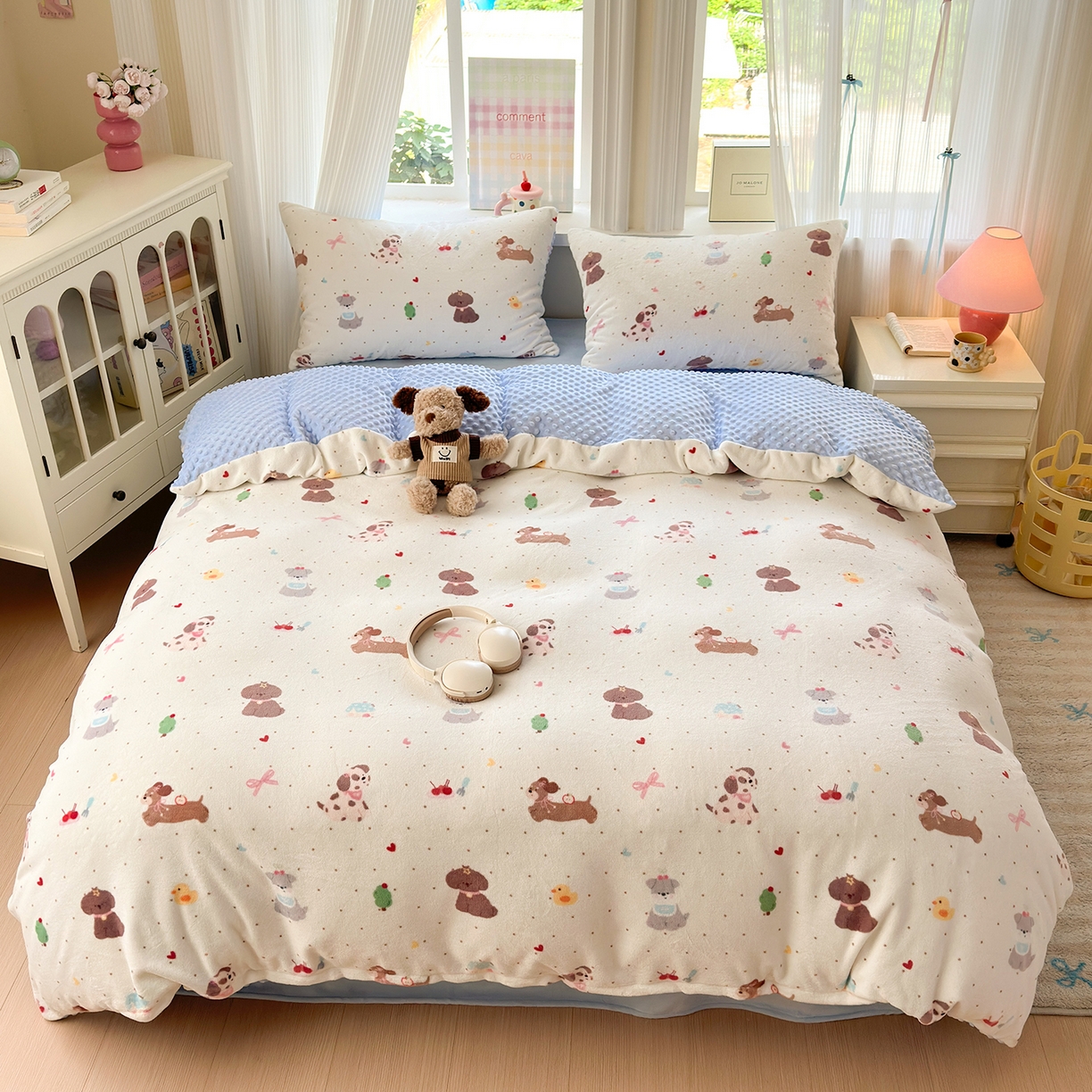 91家纺网 家纺一手货源 找家纺 （总）星期八 2025新款卡通大版牛奶绒豆豆绒数码印花四件套