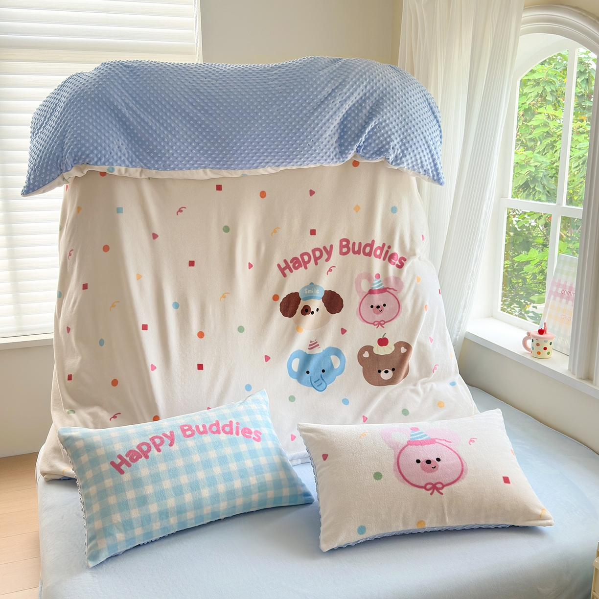 91家纺网 家纺一手货源 找家纺 星期八 2025新款卡通大版牛奶绒豆豆绒数码印花四件套 波点动物园