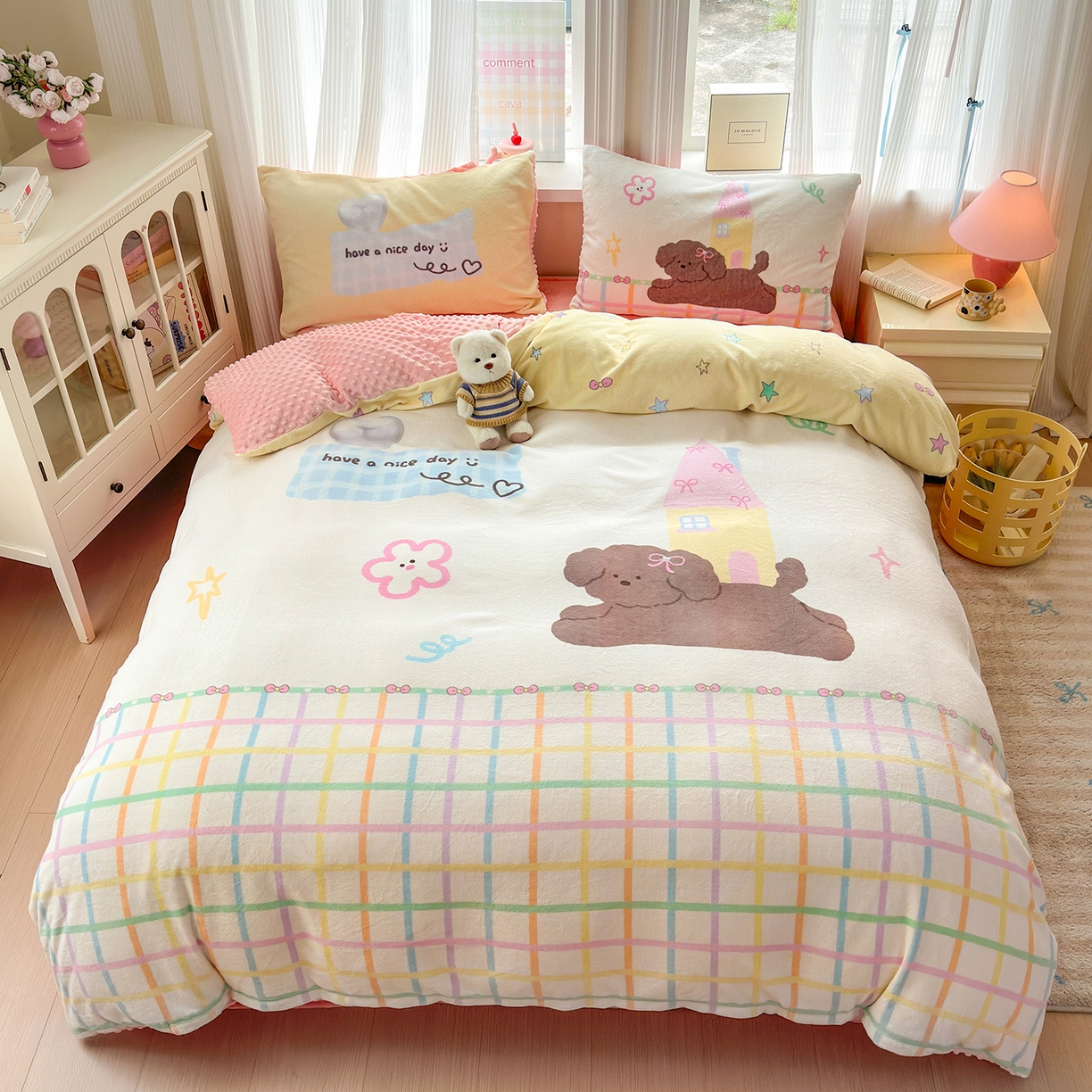 星期八 2025新款卡通大版牛奶绒豆豆绒数码印花四件套 房子小狗