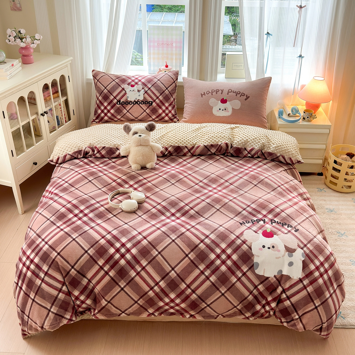 星期八 2025新款卡通大版牛奶绒豆豆绒数码印花四件套 咖格汪