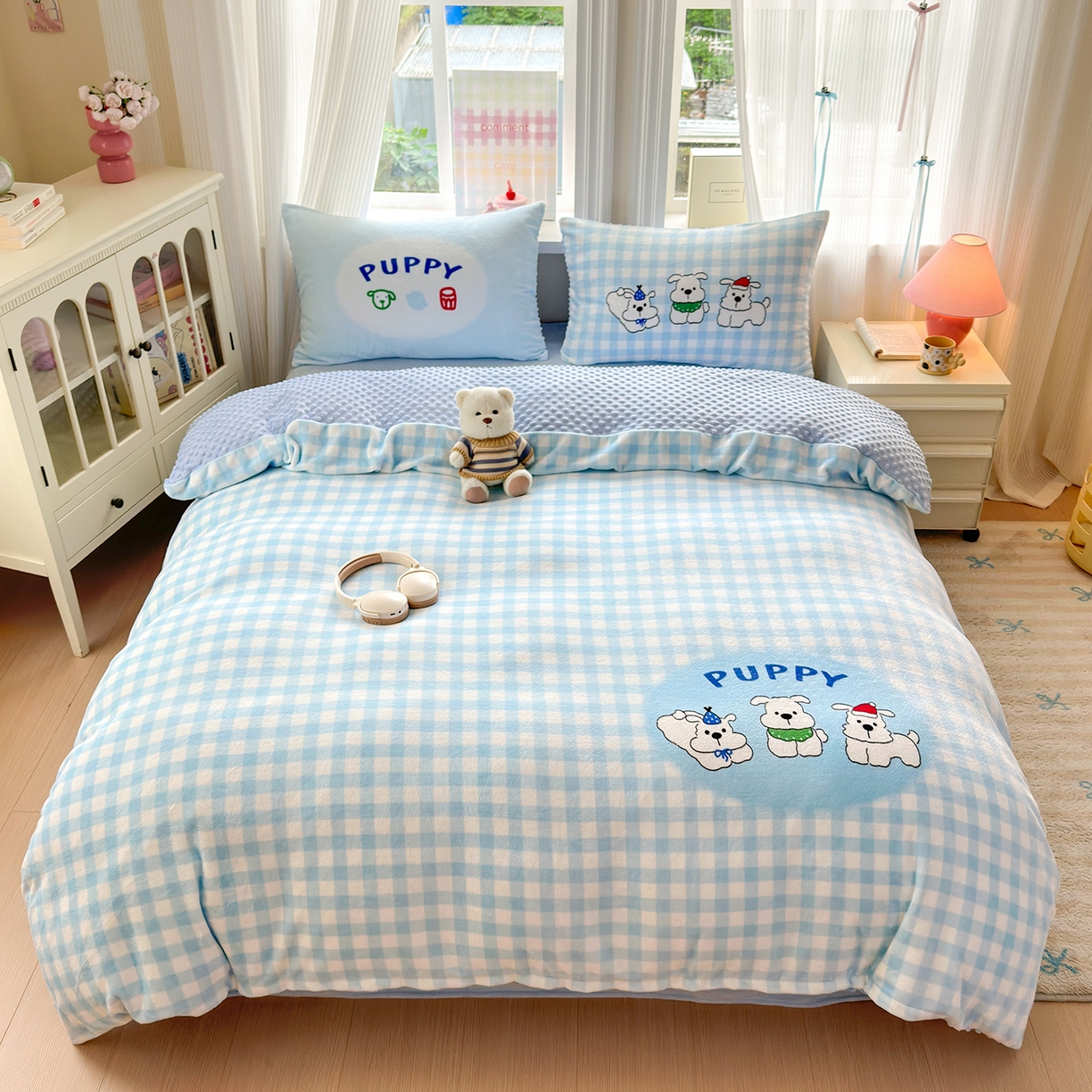 星期八 2025新款卡通大版牛奶绒豆豆绒数码印花四件套 蓝格汪