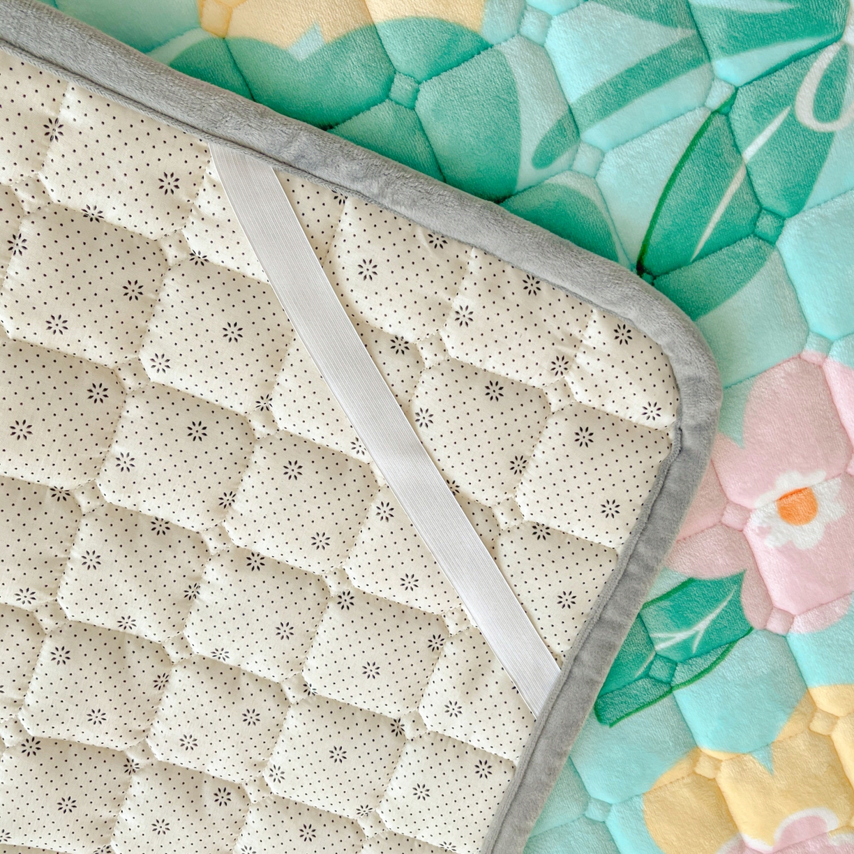 91家纺网 家纺一手货源 找家纺 小叮当家纺仓储工厂店 2025新款牛奶绒夹棉印花床垫床护垫大床图 绒床垫-花暖香风绿色