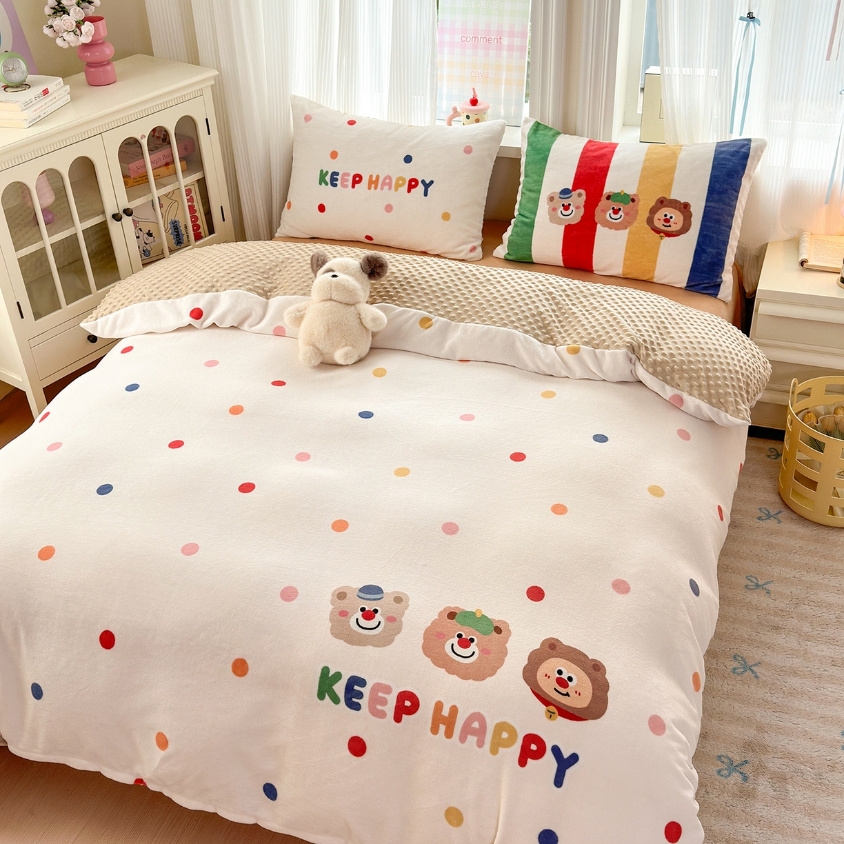 91家纺网 家纺一手货源 找家纺 星期八 2025新款卡通大版牛奶绒豆豆绒数码印花四件套 三只熊