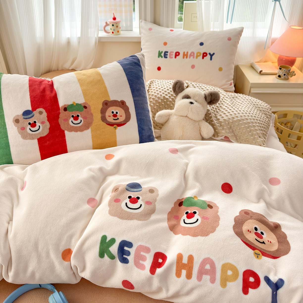 91家纺网 家纺一手货源 找家纺 星期八 2025新款卡通大版牛奶绒豆豆绒数码印花四件套 三只熊