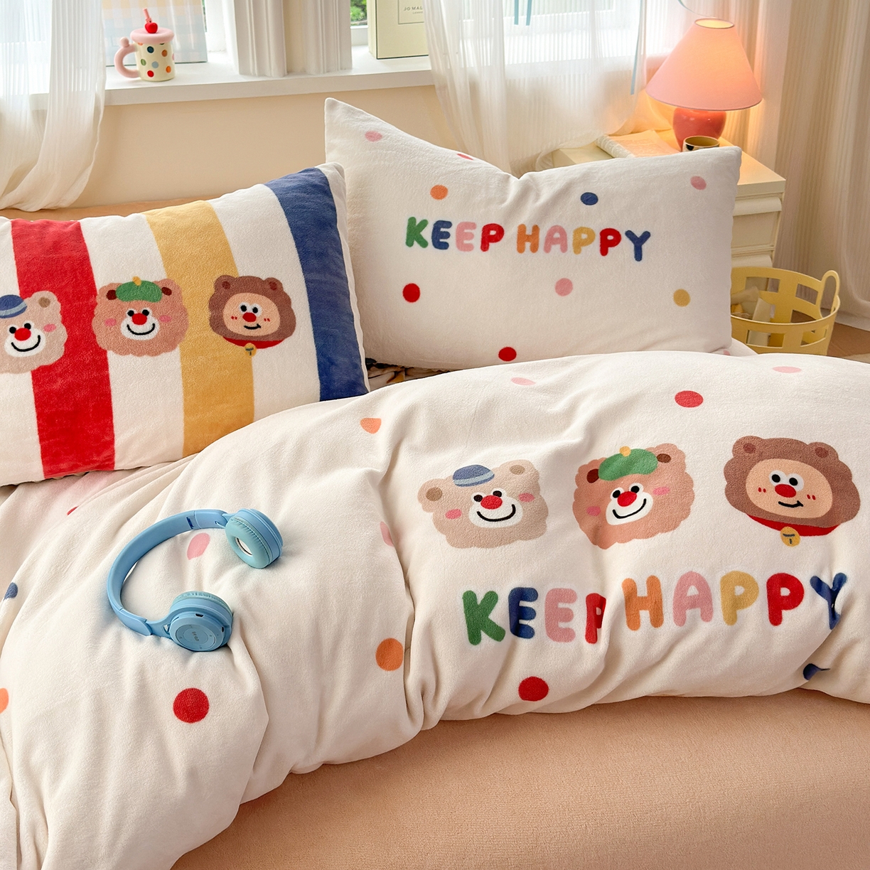 91家纺网 家纺一手货源 找家纺 星期八 2025新款卡通大版牛奶绒豆豆绒数码印花四件套 三只熊