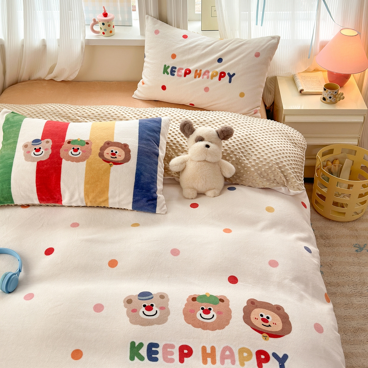 91家纺网 家纺一手货源 找家纺 星期八 2025新款卡通大版牛奶绒豆豆绒数码印花四件套 三只熊