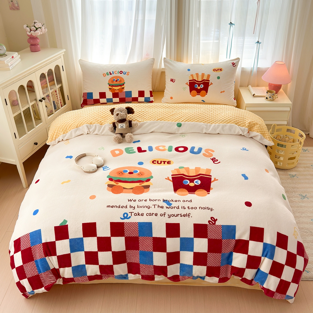 星期八 2025新款卡通大版牛奶绒豆豆绒数码印花四件套 薯条汉堡