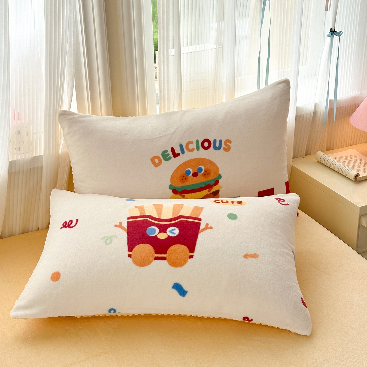 91家纺网 家纺一手货源 找家纺 星期八 2025新款卡通大版牛奶绒豆豆绒数码印花四件套 薯条汉堡