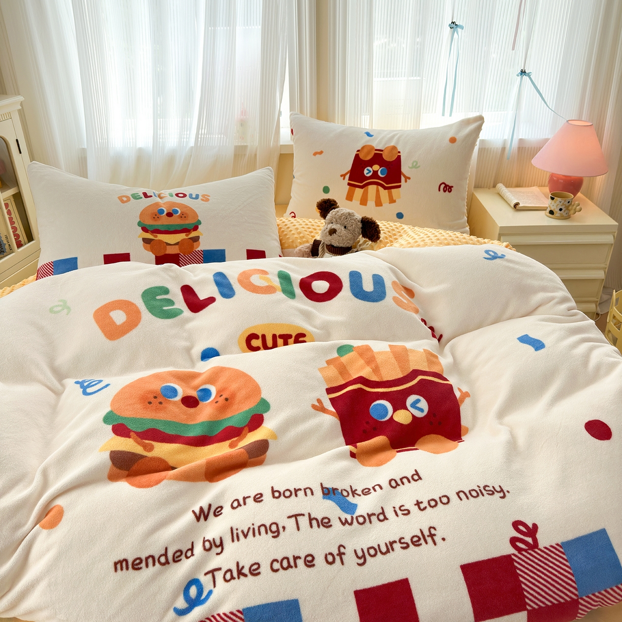 91家纺网 家纺一手货源 找家纺 星期八 2025新款卡通大版牛奶绒豆豆绒数码印花四件套 薯条汉堡