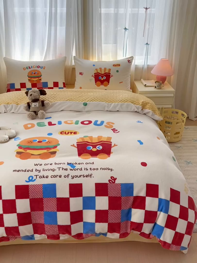 91家纺网 家纺一手货源 找家纺 星期八 2025新款卡通大版牛奶绒豆豆绒数码印花四件套 薯条汉堡