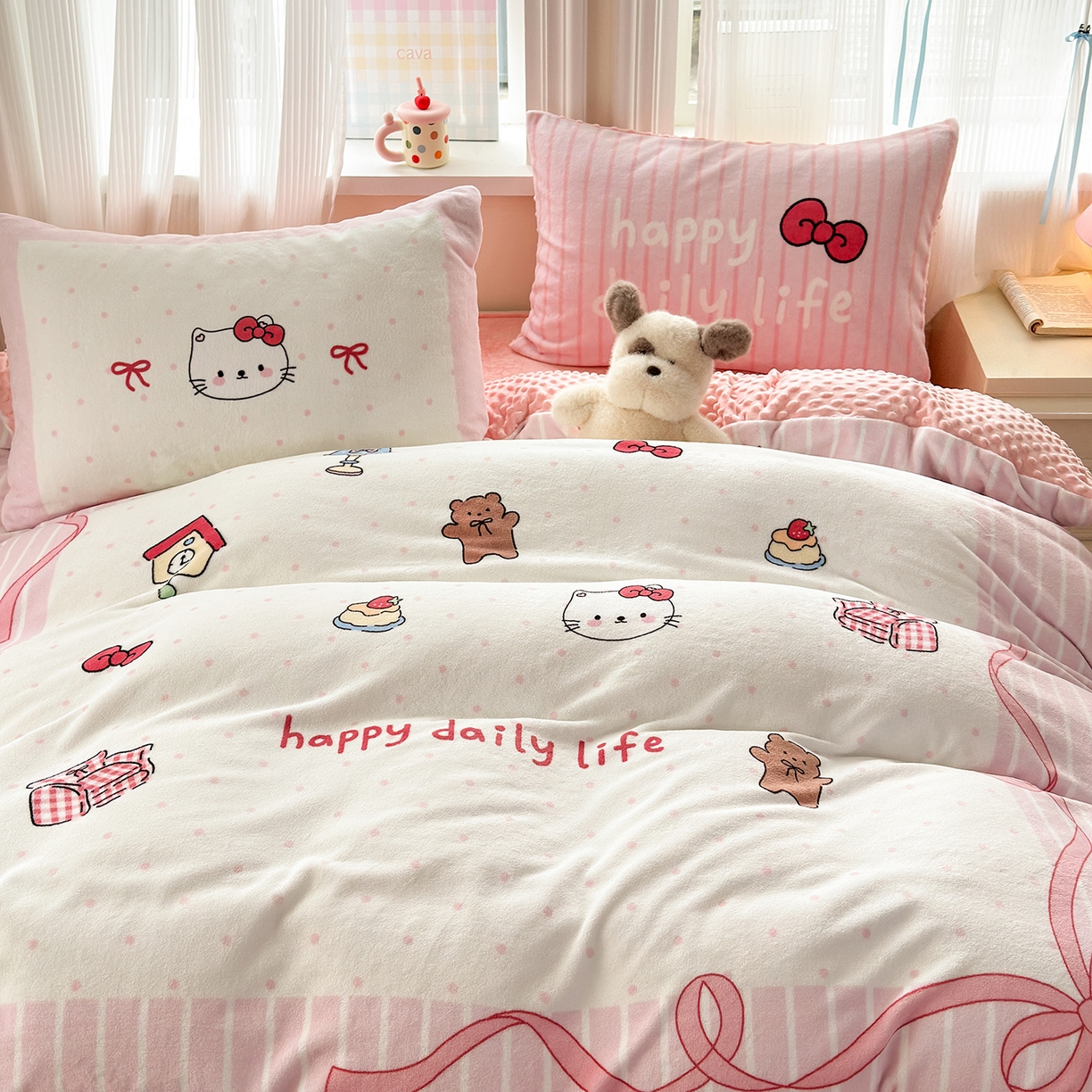 91家纺网 家纺一手货源 找家纺 星期八 2025新款卡通大版牛奶绒豆豆绒数码印花四件套 甜品猫咪