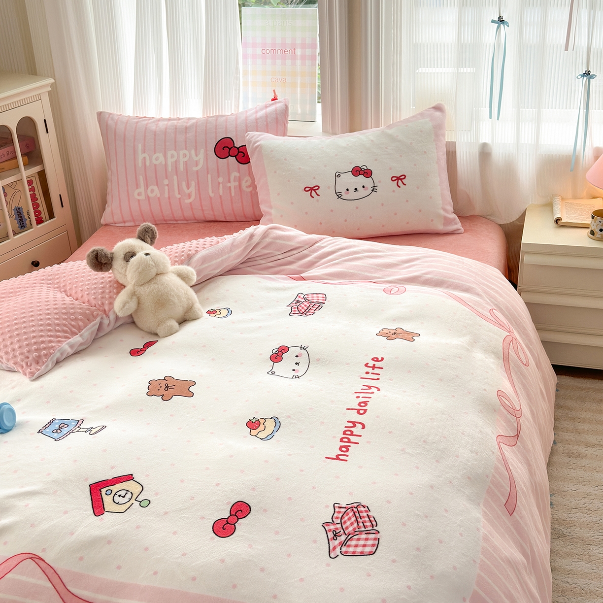 91家纺网 家纺一手货源 找家纺 星期八 2025新款卡通大版牛奶绒豆豆绒数码印花四件套 甜品猫咪