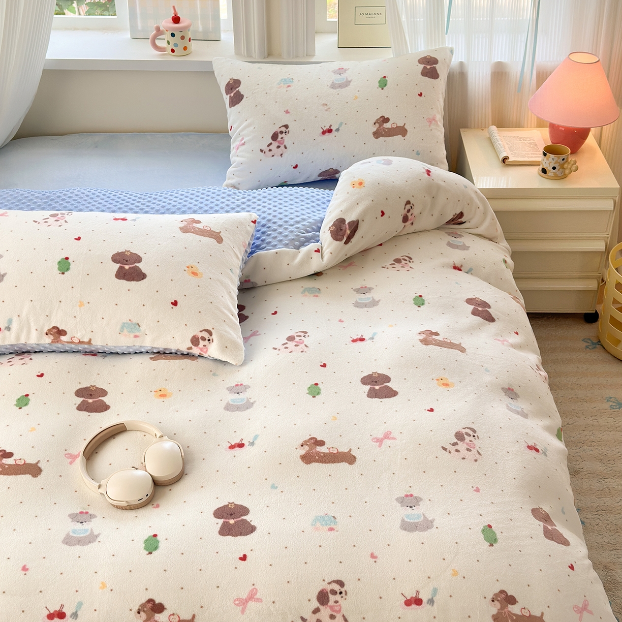 91家纺网 家纺一手货源 找家纺 星期八 2025新款卡通大版牛奶绒豆豆绒数码印花四件套 汪汪队