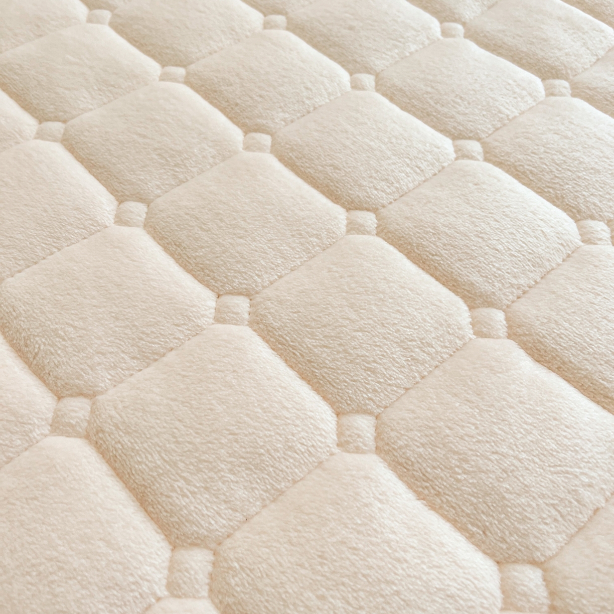 91家纺网 家纺一手货源 找家纺 小叮当家纺仓储工厂店 2025新款牛奶绒夹棉印花床垫床护垫大床图 绒床垫-米白