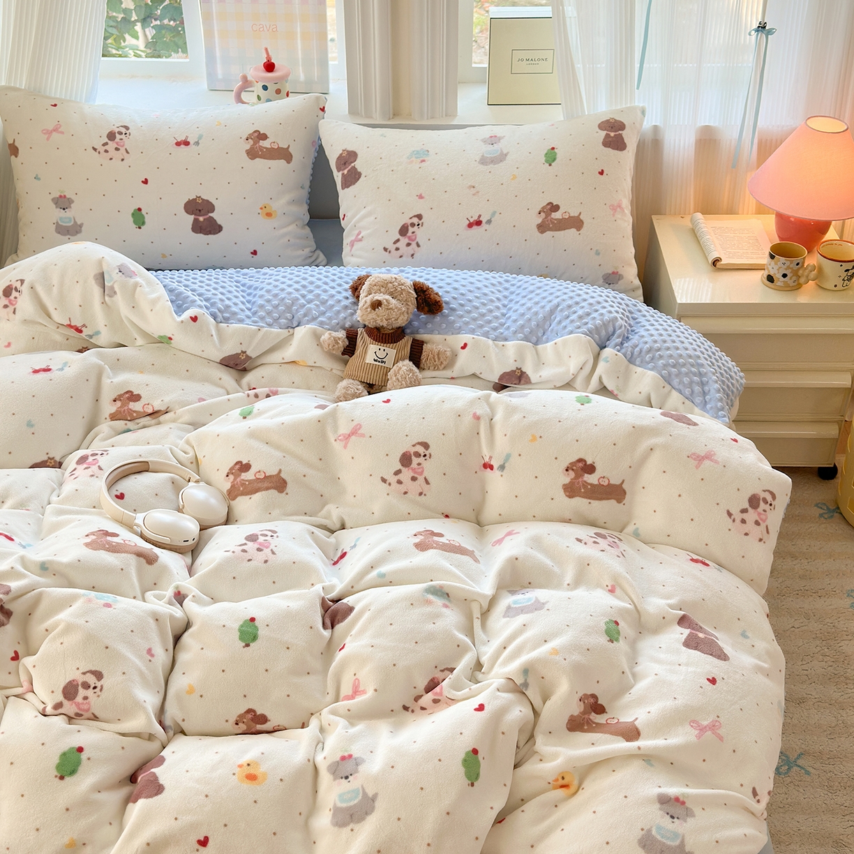 91家纺网 家纺一手货源 找家纺 星期八 2025新款卡通大版牛奶绒豆豆绒数码印花四件套 汪汪队