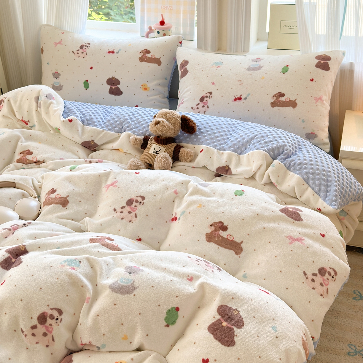 91家纺网 家纺一手货源 找家纺 星期八 2025新款卡通大版牛奶绒豆豆绒数码印花四件套 汪汪队