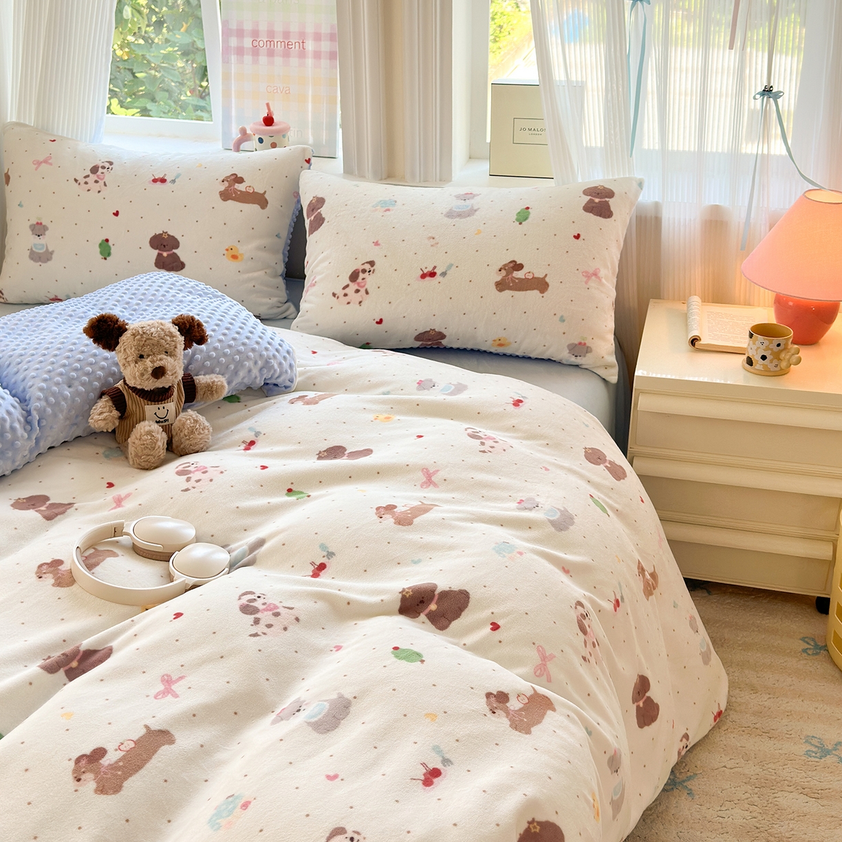 91家纺网 家纺一手货源 找家纺 星期八 2025新款卡通大版牛奶绒豆豆绒数码印花四件套 汪汪队