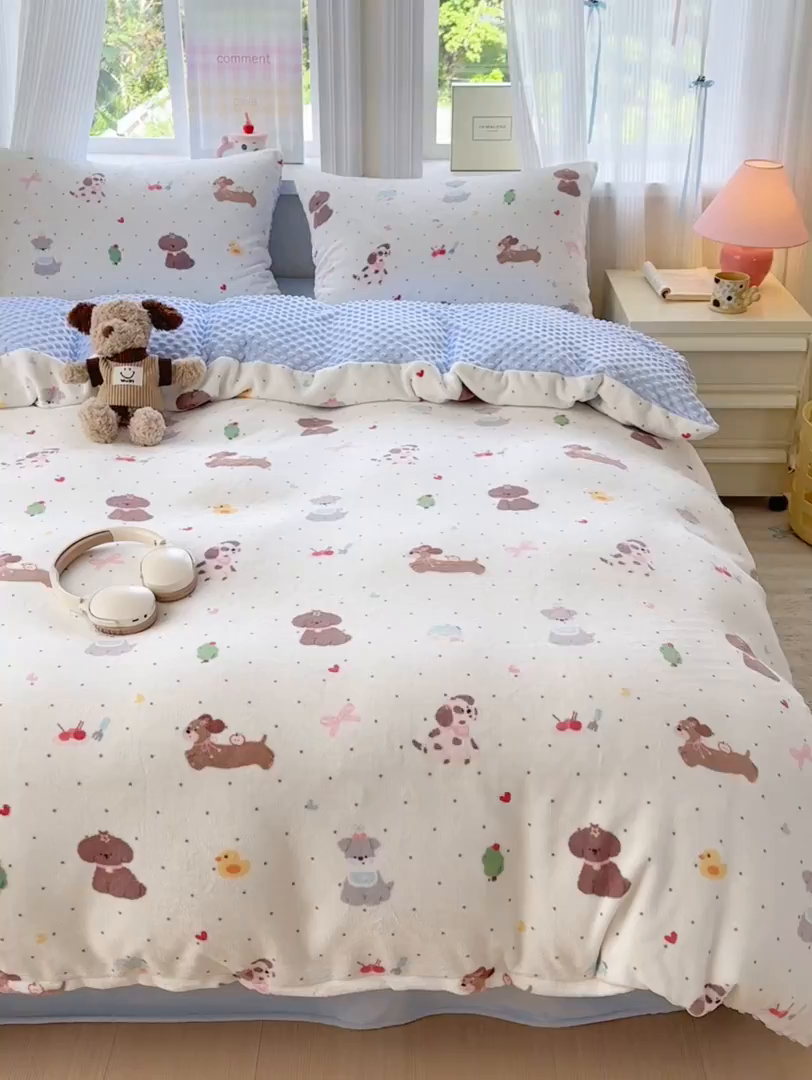 91家纺网 家纺一手货源 找家纺 星期八 2025新款卡通大版牛奶绒豆豆绒数码印花四件套 汪汪队