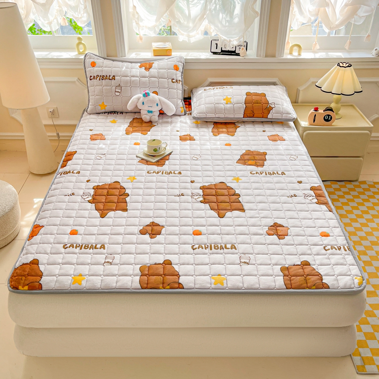 91家纺网 家纺一手货源 找家纺 小叮当家纺仓储工厂店 2025新款牛奶绒夹棉印花床垫床护垫大床图 绒床垫-奶茶屯屯灰