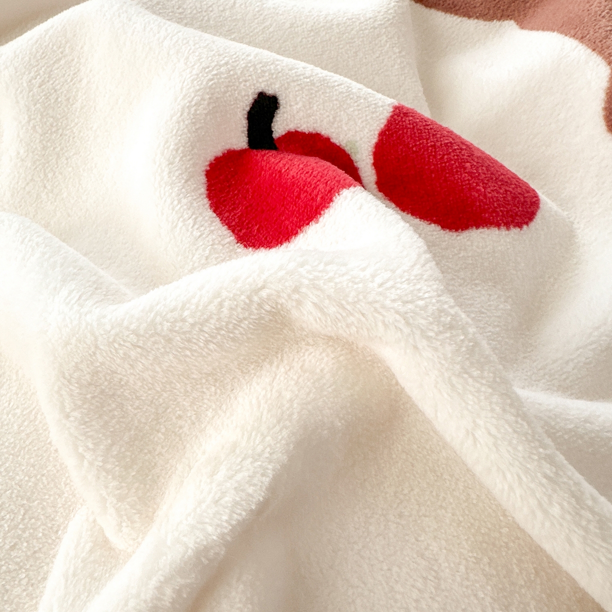 91家纺网 家纺一手货源 找家纺 星期八 2025新款卡通大版牛奶绒豆豆绒数码印花四件套 香蕉猴