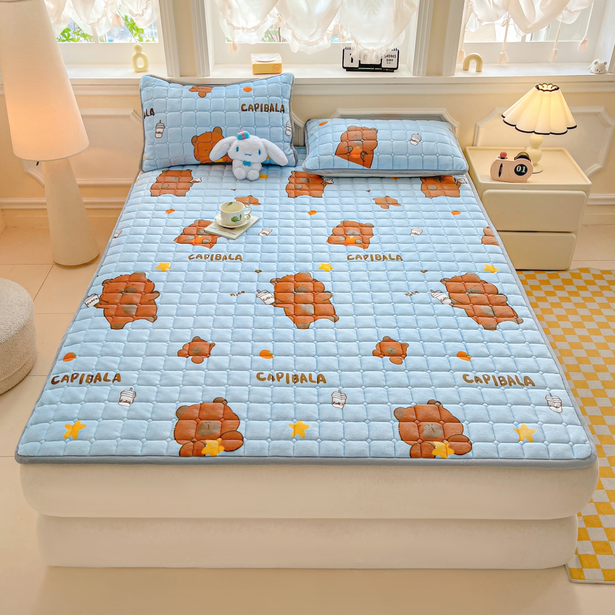 91家纺网 家纺一手货源 找家纺 小叮当家纺仓储工厂店 2025新款牛奶绒夹棉印花床垫床护垫大床图 绒床垫-奶茶屯屯蓝色