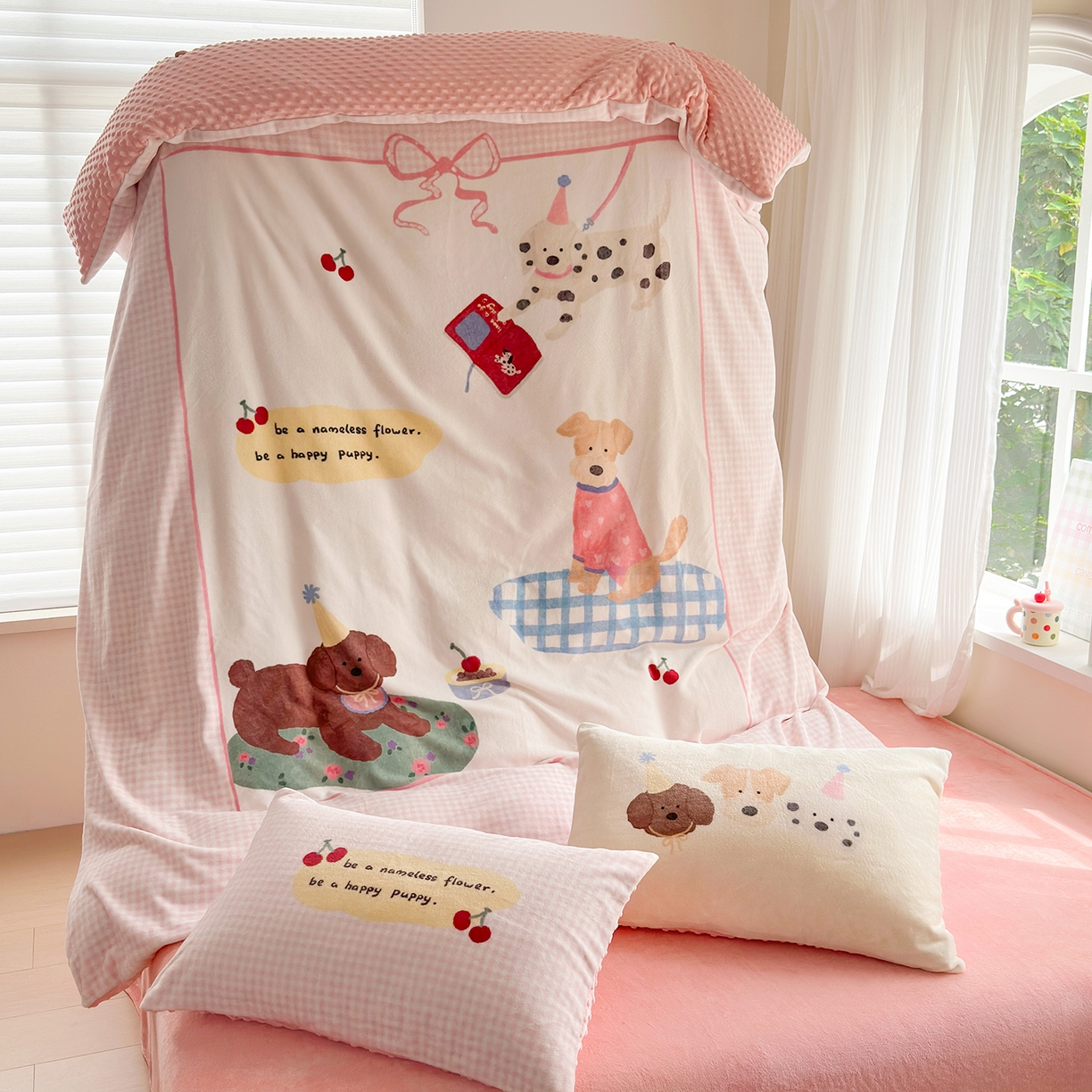 91家纺网 家纺一手货源 找家纺 星期八 2025新款卡通大版牛奶绒豆豆绒数码印花四件套 油画小狗