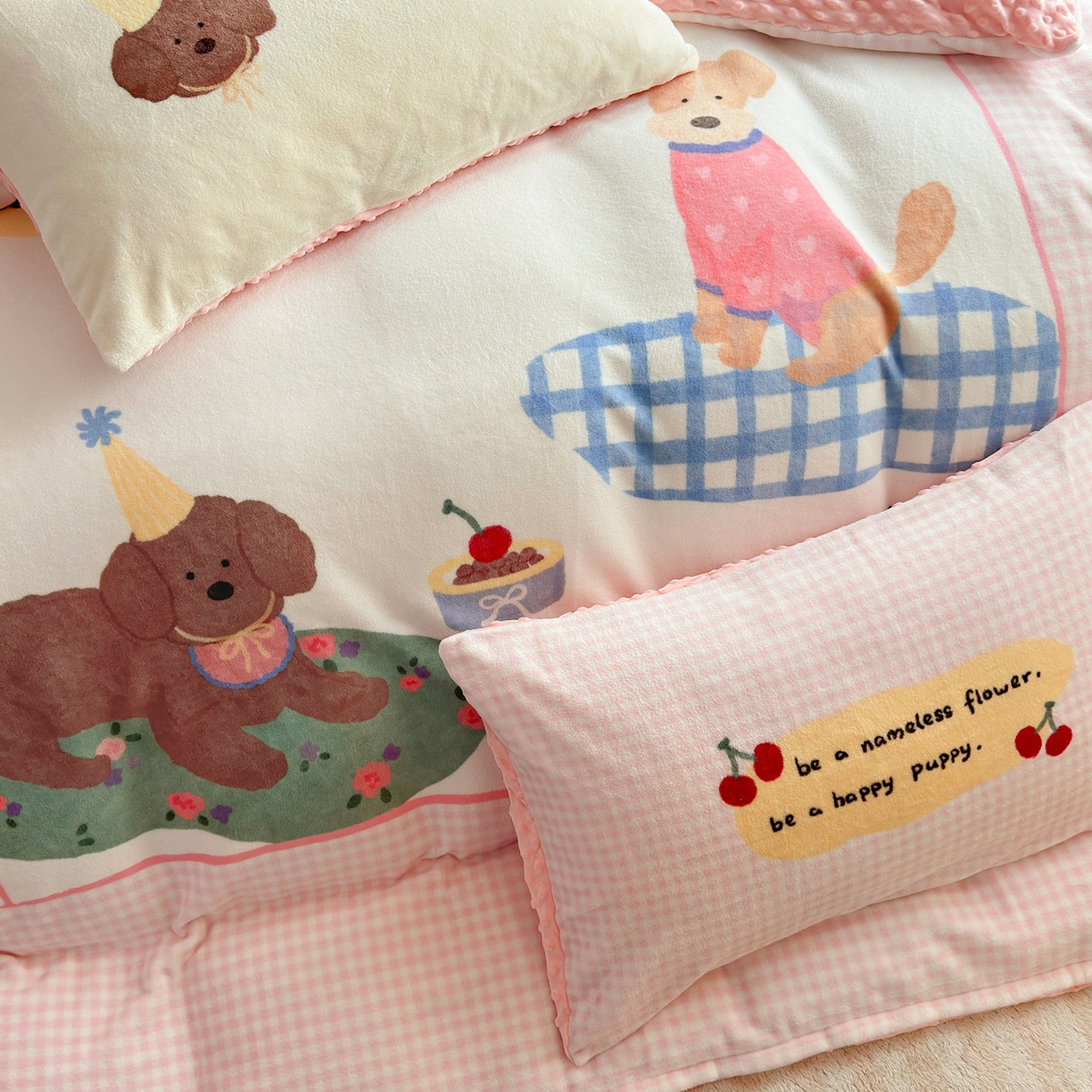 91家纺网 家纺一手货源 找家纺 星期八 2025新款卡通大版牛奶绒豆豆绒数码印花四件套 油画小狗