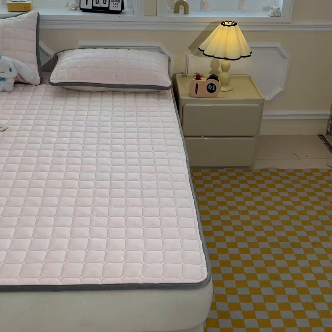 91家纺网 家纺一手货源 找家纺 小叮当家纺仓储工厂店 2025新款牛奶绒夹棉印花床垫床护垫大床图 绒床垫-藕粉