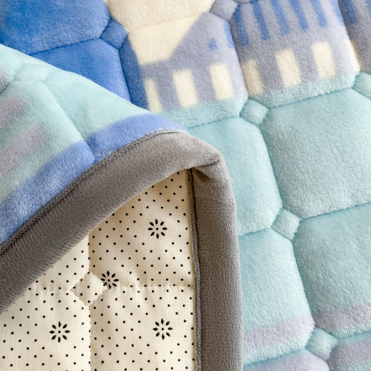 91家纺网 家纺一手货源 找家纺 小叮当家纺仓储工厂店 2025新款牛奶绒夹棉印花床垫床护垫大床图 绒床垫-色彩空间