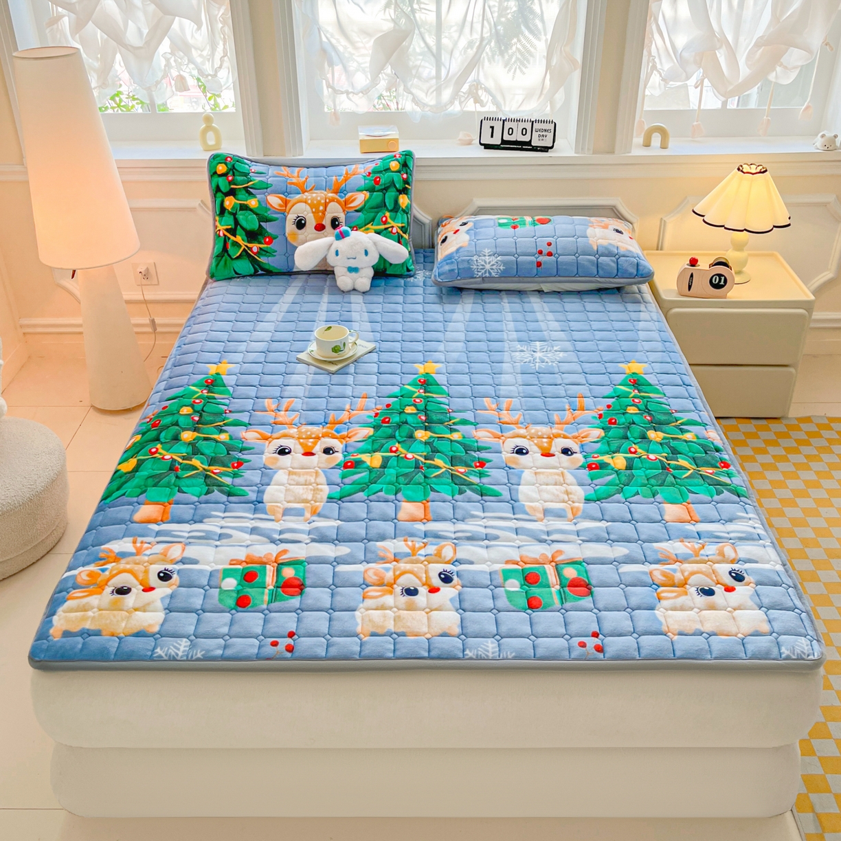 91家纺网 家纺一手货源 找家纺 小叮当家纺仓储工厂店 2025新款牛奶绒夹棉印花床垫床护垫大床图 绒床垫-圣诞小鹿蓝色