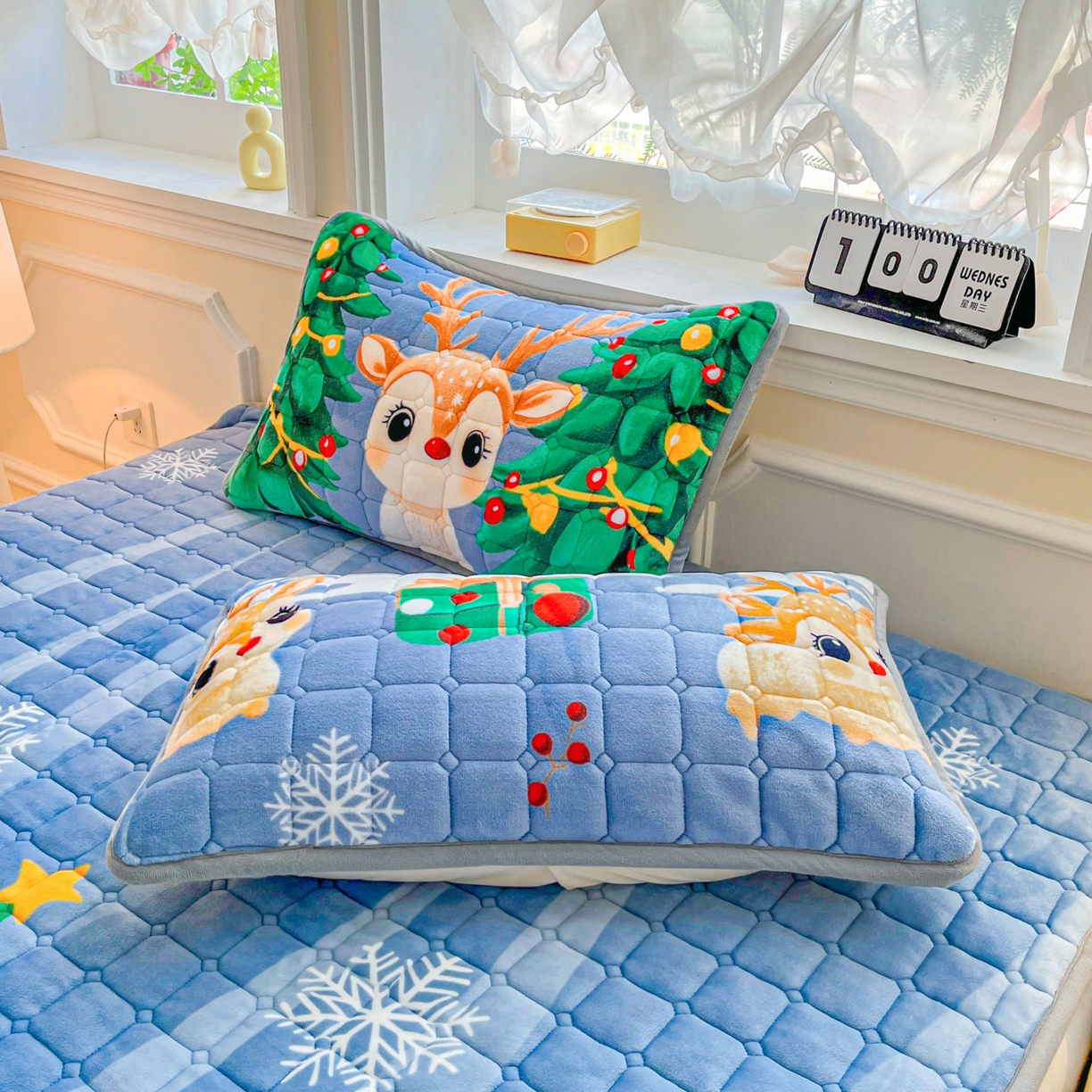 91家纺网 家纺一手货源 找家纺 小叮当家纺仓储工厂店 2025新款牛奶绒夹棉印花床垫床护垫大床图 绒床垫-圣诞小鹿蓝色