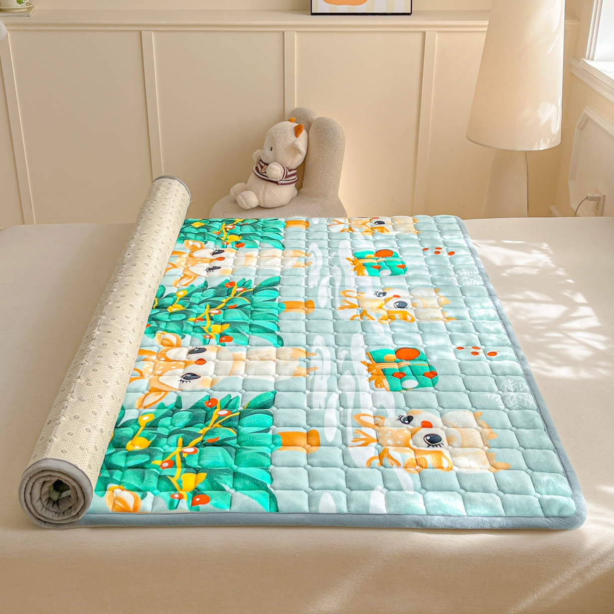 91家纺网 家纺一手货源 找家纺 小叮当家纺仓储工厂店 2025新款牛奶绒夹棉印花床垫床护垫大床图 绒床垫-圣诞小鹿绿色