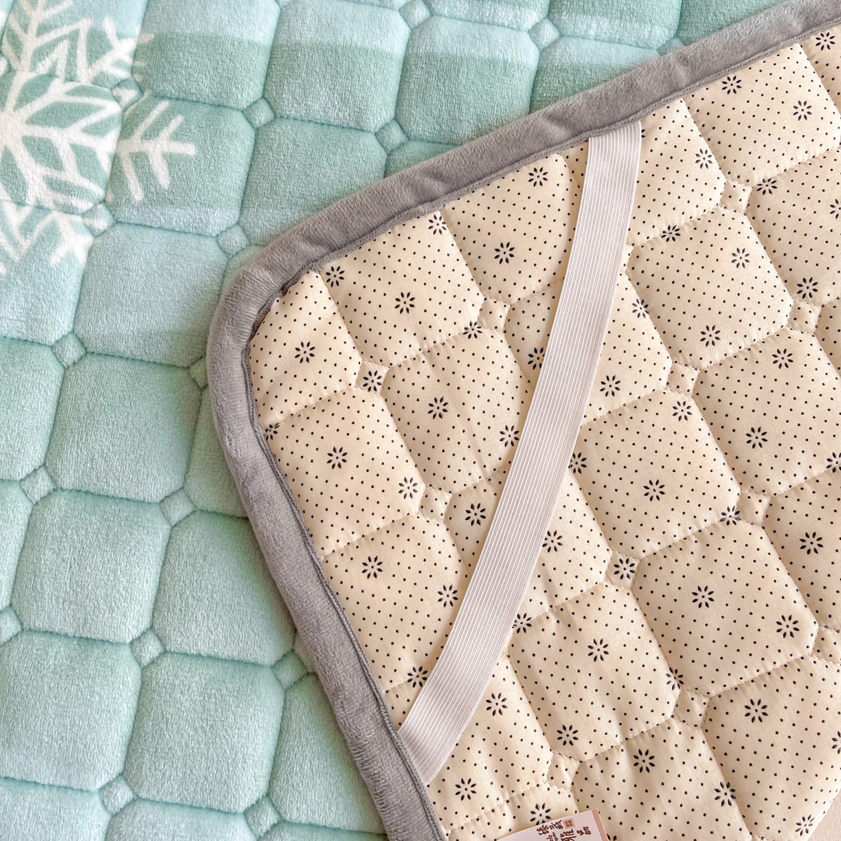 91家纺网 家纺一手货源 找家纺 小叮当家纺仓储工厂店 2025新款牛奶绒夹棉印花床垫床护垫大床图 绒床垫-圣诞小鹿绿色