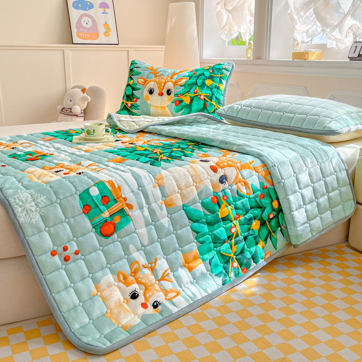 91家纺网 家纺一手货源 找家纺 小叮当家纺仓储工厂店 2025新款牛奶绒夹棉印花床垫床护垫大床图 绒床垫-圣诞小鹿绿色