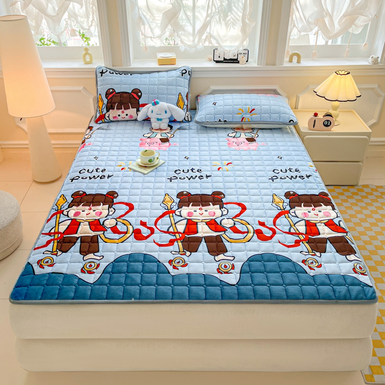 91家纺网 家纺一手货源 找家纺 小叮当家纺仓储工厂店 2025新款牛奶绒夹棉印花床垫床护垫大床图 绒床垫-嬉戏之子