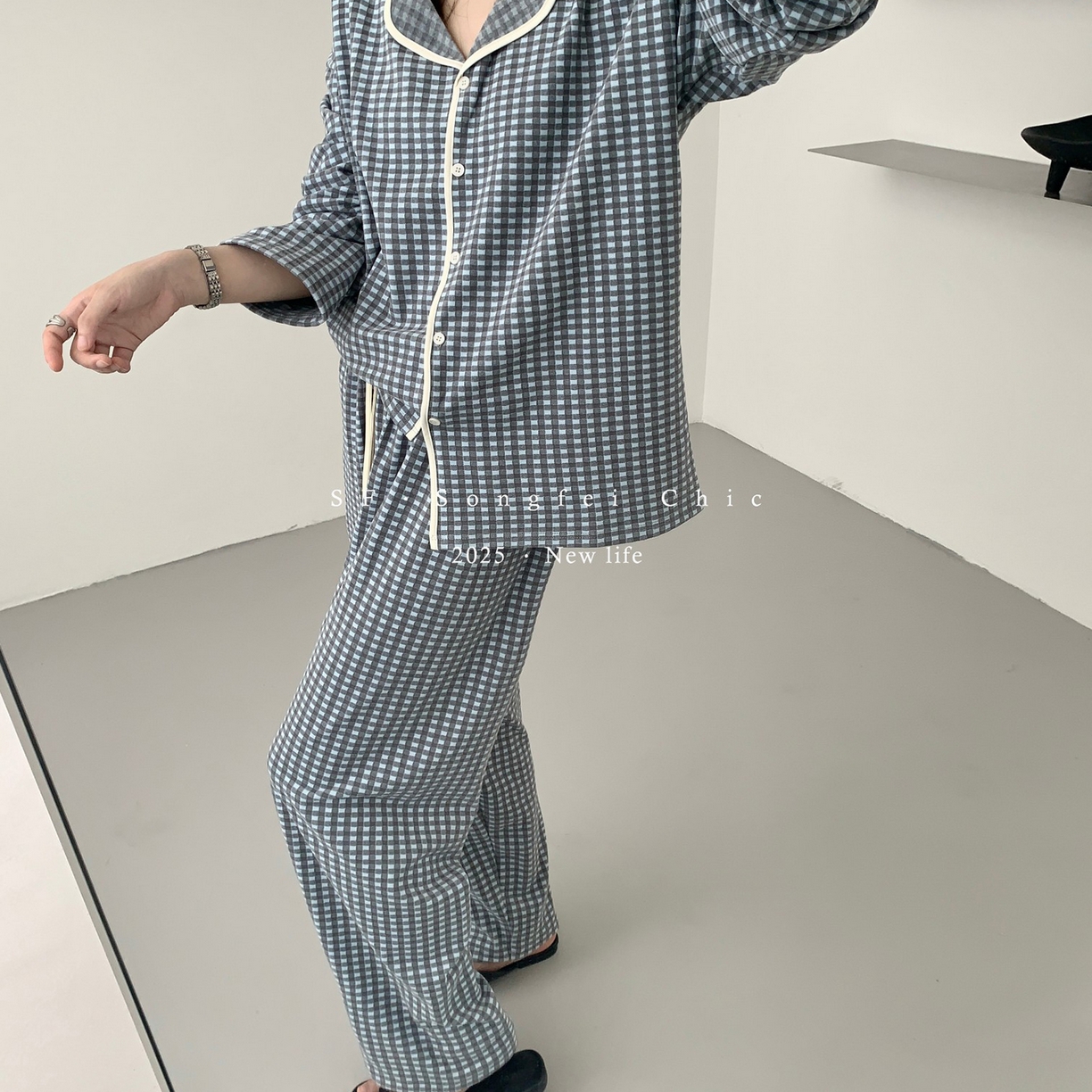 91家纺网 家纺一手货源 找家纺 （总）妍景家居生活馆 2025新款D-3732 复古翻领简约格子款