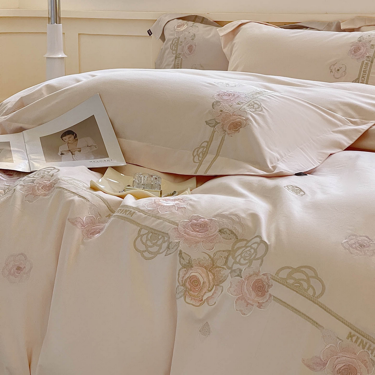 91家纺网 家纺一手货源 找家纺 （总） 秋冬季爆款A类加厚保暖全棉磨毛四件套纯棉被套重工刺绣床笠款轻奢高端床上用品